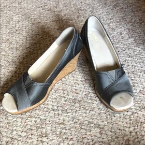 SOLD✔️ Toms Espadrilles in soft charcoal gray